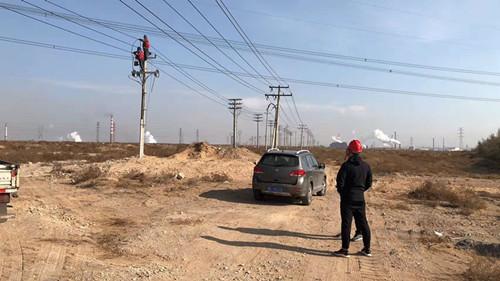 烏海電業(yè)局農電處千里山農電所：開展冬季設備巡視，確保安全生產