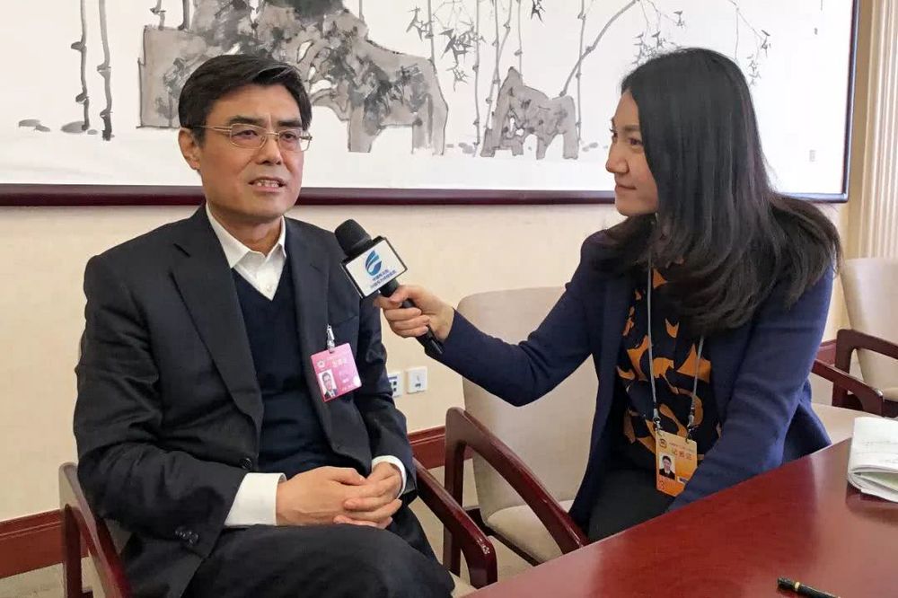 當(dāng)好能源轉(zhuǎn)型與清潔發(fā)展排頭兵——訪全國政協(xié)委員，中國華能集團(tuán)有限公司董事長、黨組書記舒印彪