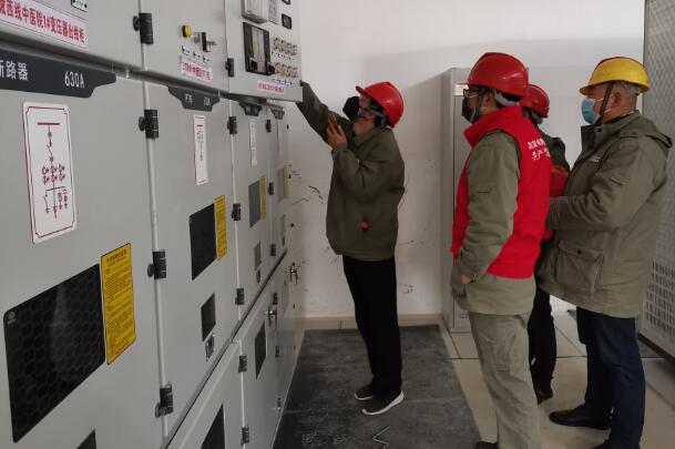 國(guó)網(wǎng)英山縣供電：隔離醫(yī)院電工發(fā)燒了!放心，我們頂上!