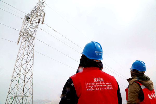 守護(hù)萬(wàn)家燈火的輸電人——記國(guó)網(wǎng)黃化供電公司輸電運(yùn)檢室