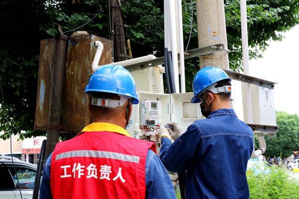 國(guó)網(wǎng)伊犁供電公司：嚴(yán)抓“小”現(xiàn)場(chǎng)，推進(jìn)“大”安全