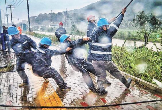 紅船精神 電力傳承 青年當(dāng)先 ——新時代奮進中的國家電網(wǎng)浙江電力“紅船青年突擊隊”