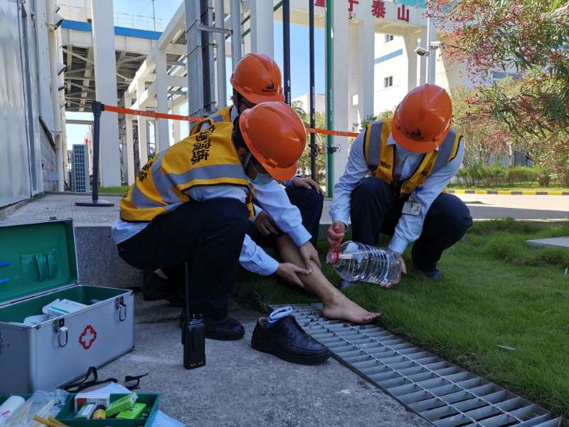 防毒蛇咬傷，保人身安全