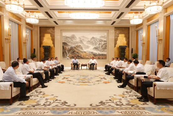 湖北省委書記應(yīng)勇、省長王曉東會見國家電網(wǎng)董事長、黨組書記毛偉明