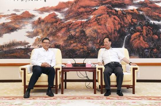 錢智民拜會(huì)內(nèi)蒙古自治區(qū)黨委書(shū)記石泰峰并調(diào)研內(nèi)蒙古公司