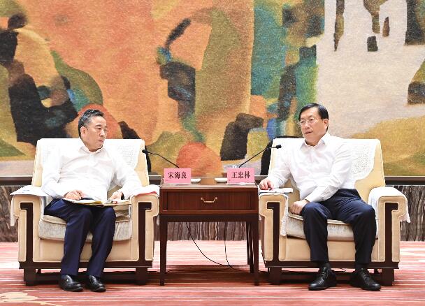 宋海良拜會(huì)武漢市委書記王忠林、市長(zhǎng)周先旺