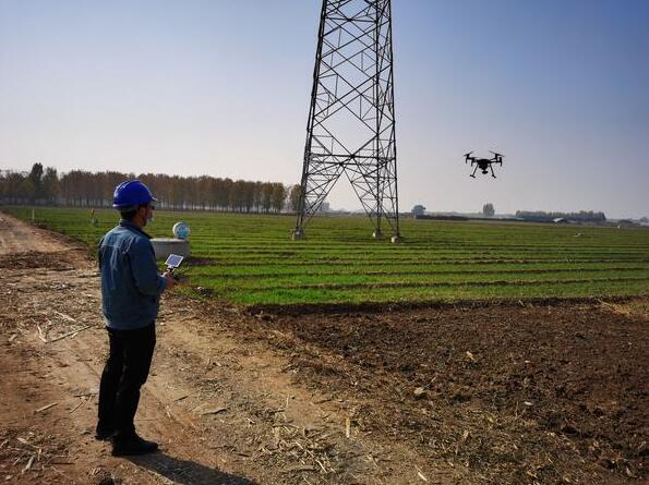 國網(wǎng)濟(jì)寧供電公司開展無人機(jī)巡視保電網(wǎng)安全運行