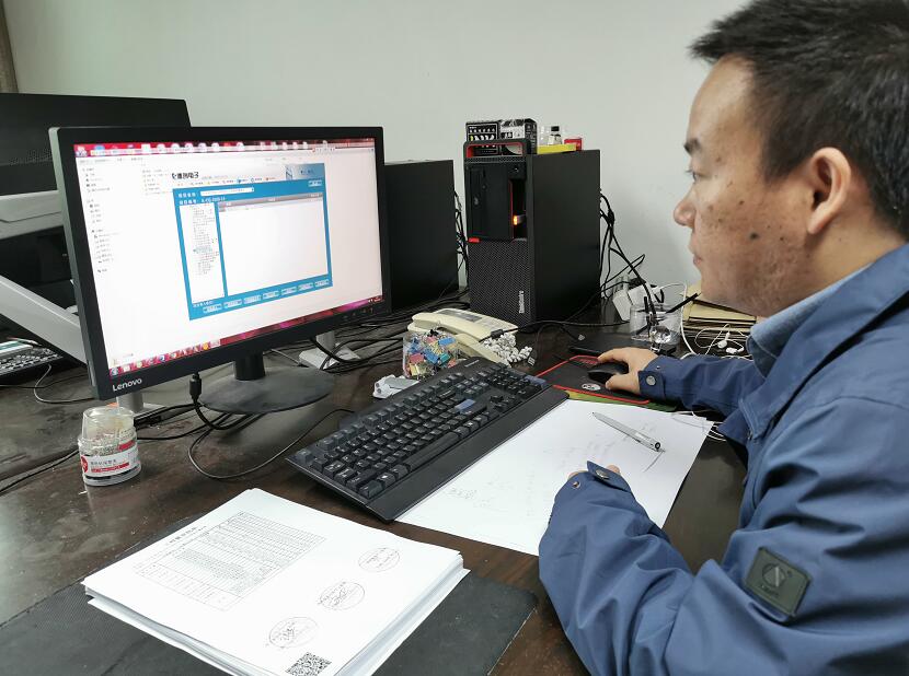 “穿搭”二維碼，浙江慈溪市供電公司工程檔案數(shù)字化，讓資料“動”起來