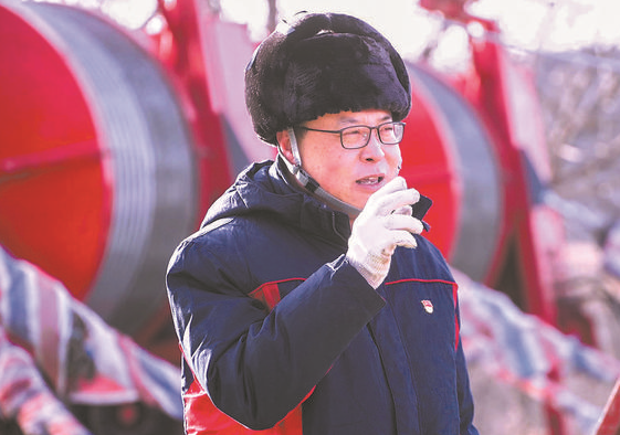 【國家電網(wǎng)公司特等勞?！拷?龍