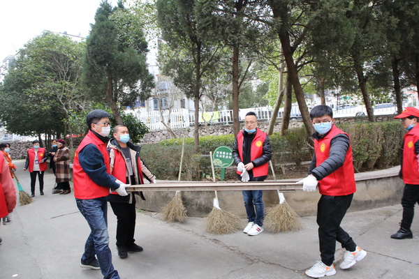 國網(wǎng)寧?？h供電公司：學雷鋒 青年在行動