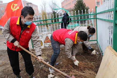 國(guó)網(wǎng)伊犁供電公司：開(kāi)展“學(xué)雷鋒、樹(shù)新風(fēng)、做榜樣”志愿活動(dòng)