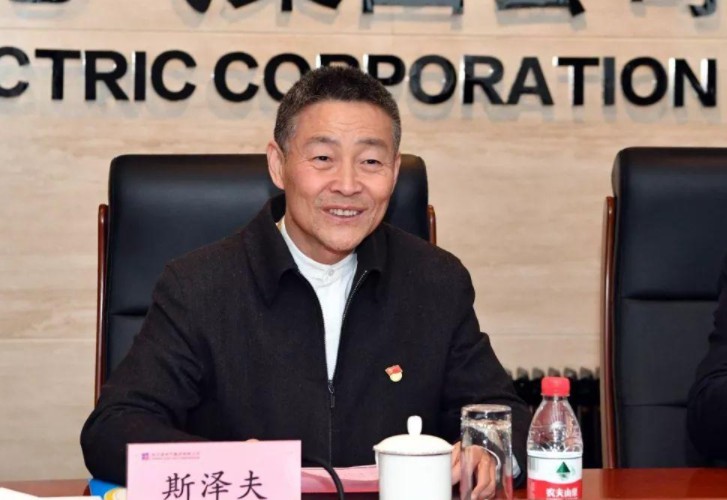 發(fā)展新能源要與電力安全統(tǒng)籌兼顧——訪全國(guó)政協(xié)常委，哈爾濱電氣集團(tuán)有限公司黨委書記、董事長(zhǎng)斯?jié)煞? /></a></div>
				<div   id=