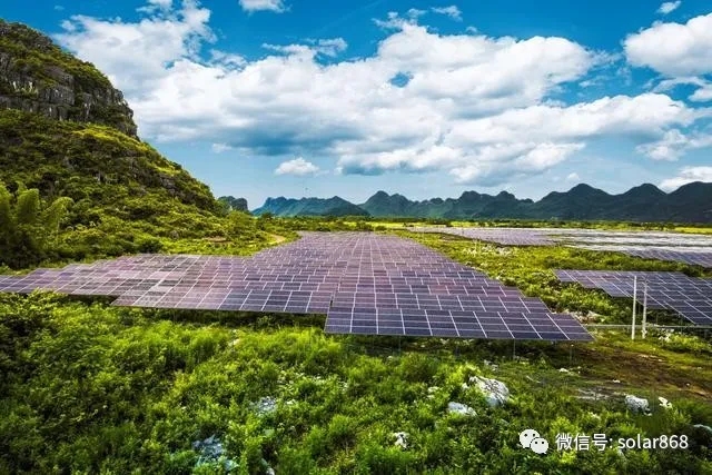 南方電網(wǎng)公司發(fā)布服務(wù)碳達(dá)峰、碳中和工作方案，提出5個(gè)方面21項(xiàng)重點(diǎn)舉措，構(gòu)建以新能源為主體的新型電力系統(tǒng)