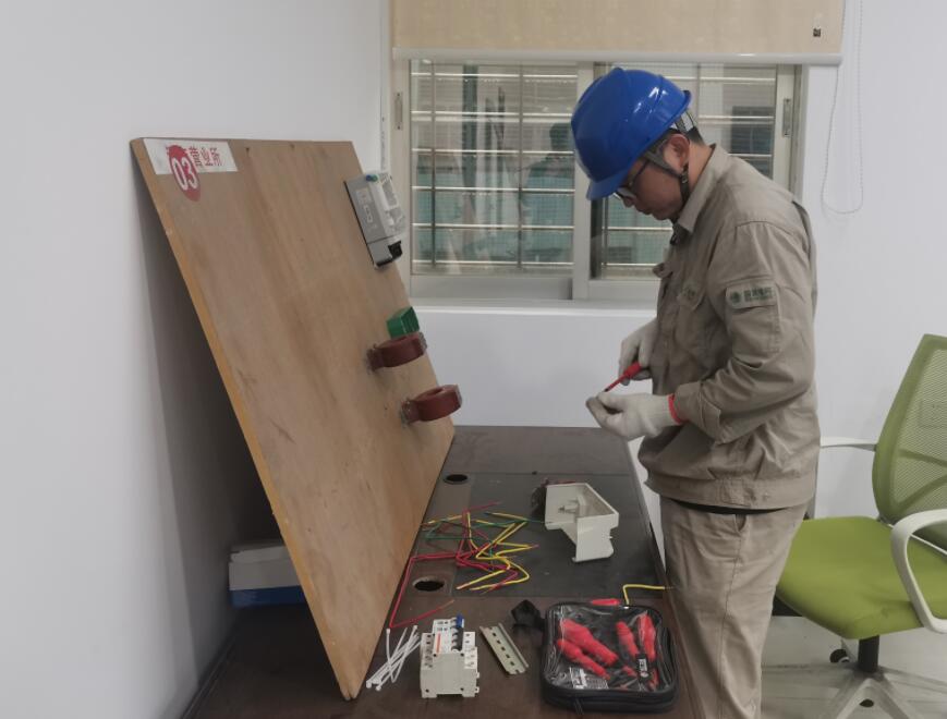 國網(wǎng)霞浦縣供電公司:加強(qiáng)技能培訓(xùn) 全力備戰(zhàn)技能競賽