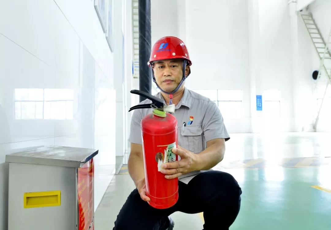 許東海:堅(jiān)守安全紅線 保衛(wèi)幸福家園