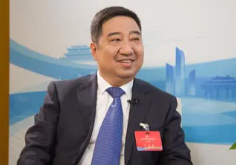 中國(guó)西電集團(tuán)有限公司黨委書記、董事長(zhǎng)、中國(guó)電氣裝備集團(tuán)董事長(zhǎng)白忠泉