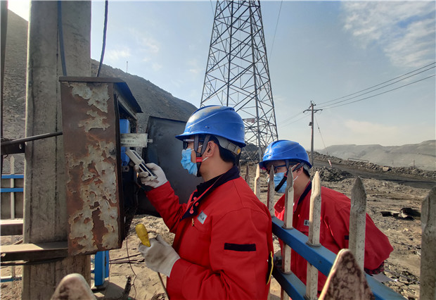 六五四供電分局48小時決戰(zhàn)， 攻堅(jiān)分時電價表計(jì)設(shè)置