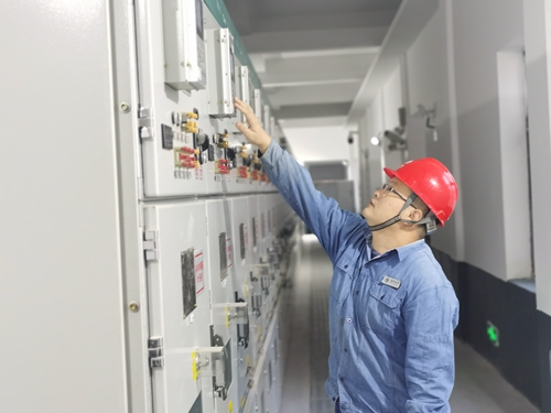 李豐祿:練內(nèi)功強筋骨 干事業(yè)勇?lián)? width=