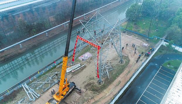 春節(jié)假期，他們奮戰(zhàn)在施工現(xiàn)場