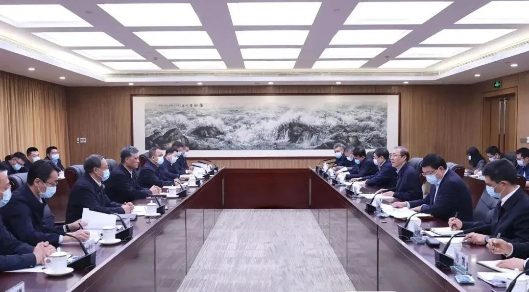 辛保安、張智剛與新疆維吾爾自治區(qū)、新疆生產(chǎn)建設兵團領導會談