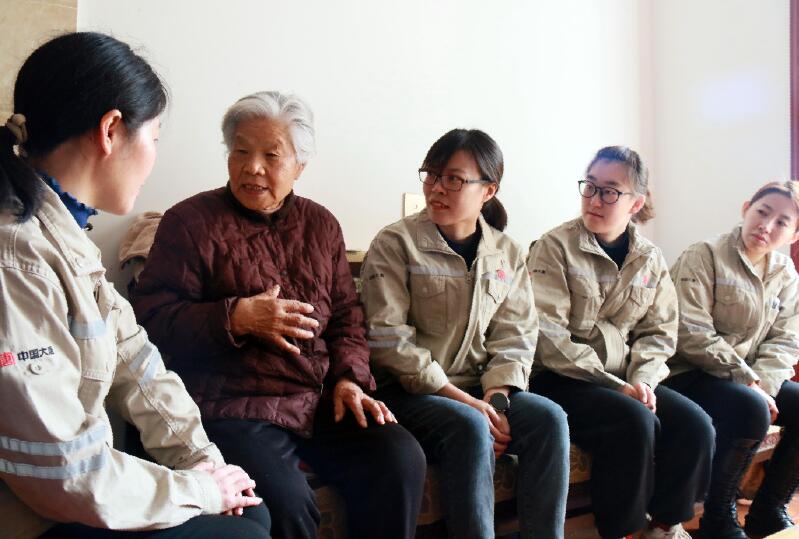 別樣婦女節(jié),溫暖老人心