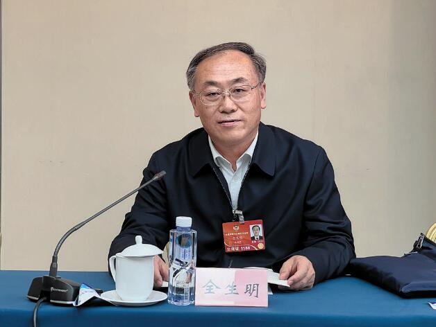 【兩會(huì)】國(guó)網(wǎng)電動(dòng)汽車服務(wù)有限公司董事長(zhǎng)、黨委書記全生明：加快構(gòu)建交通能源融合發(fā)展體系 促進(jìn)車與電網(wǎng)協(xié)同互動(dòng)