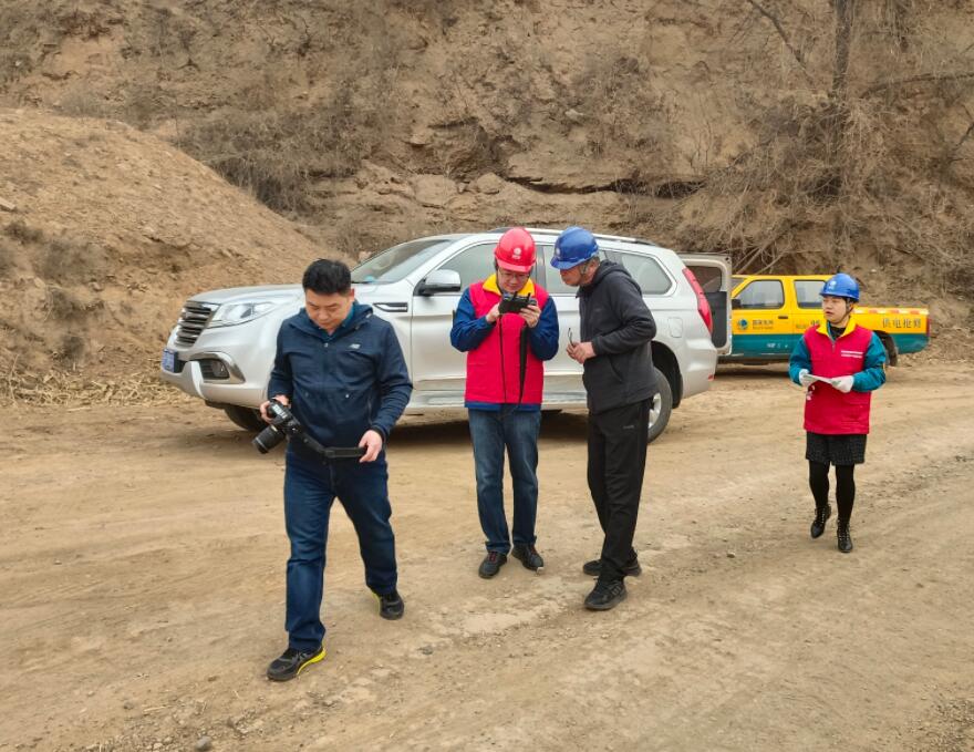 國網(wǎng)原平供電:黨員帶群眾走基層 織牢安全防火墻