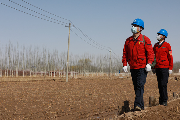 烏海市千里山供電分公司：保電巡線備耕忙，不誤農(nóng)時(shí)不負(fù)春