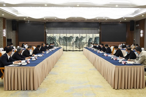 國家電網(wǎng)董事長辛保安、總經(jīng)理張智剛拜會重慶市委書記陳敏爾、市長胡衡華