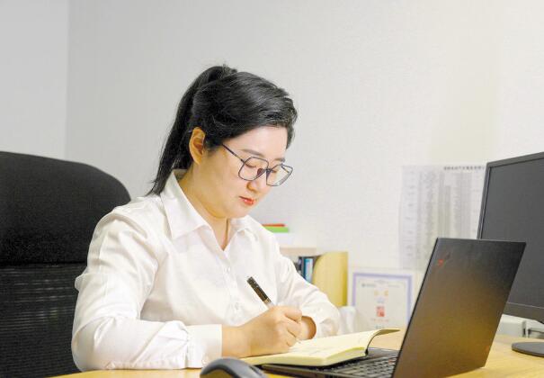 專注實干攻克難關(guān)， 建設(shè)卓越智慧車聯(lián)網(wǎng)平臺——記國網(wǎng)工匠韓慶雯