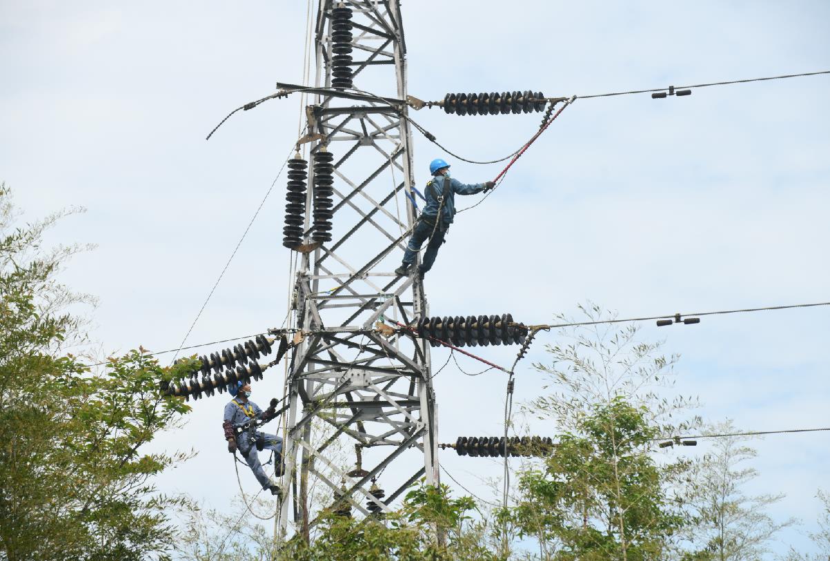 國(guó)網(wǎng)余姚市供電公司:線路改造 助力山區(qū)發(fā)展