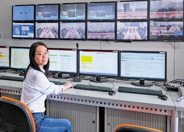 黃芳:盡最大努力做好每項(xiàng)工作