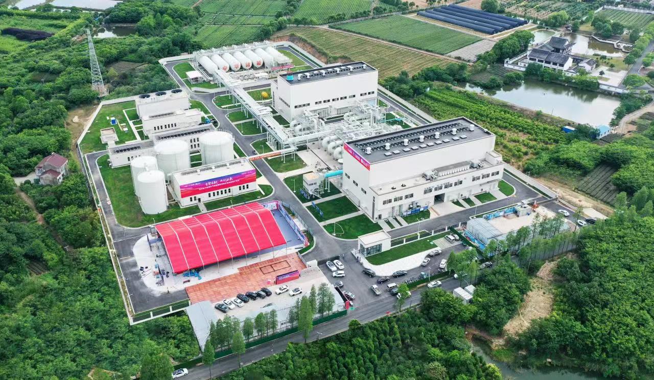 中國能建江蘇院設(shè)計(jì)的世界首個(gè)非補(bǔ)燃?jí)嚎s空氣儲(chǔ)能電站正式投產(chǎn)