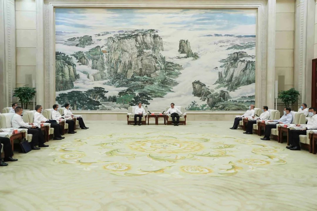 國家電網(wǎng)董事長辛保安與河北省委書記倪岳峰、省長王正譜會(huì)談