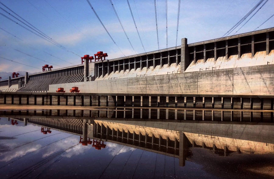 長江電力股價(jià)首破25元市值達(dá)5700億元