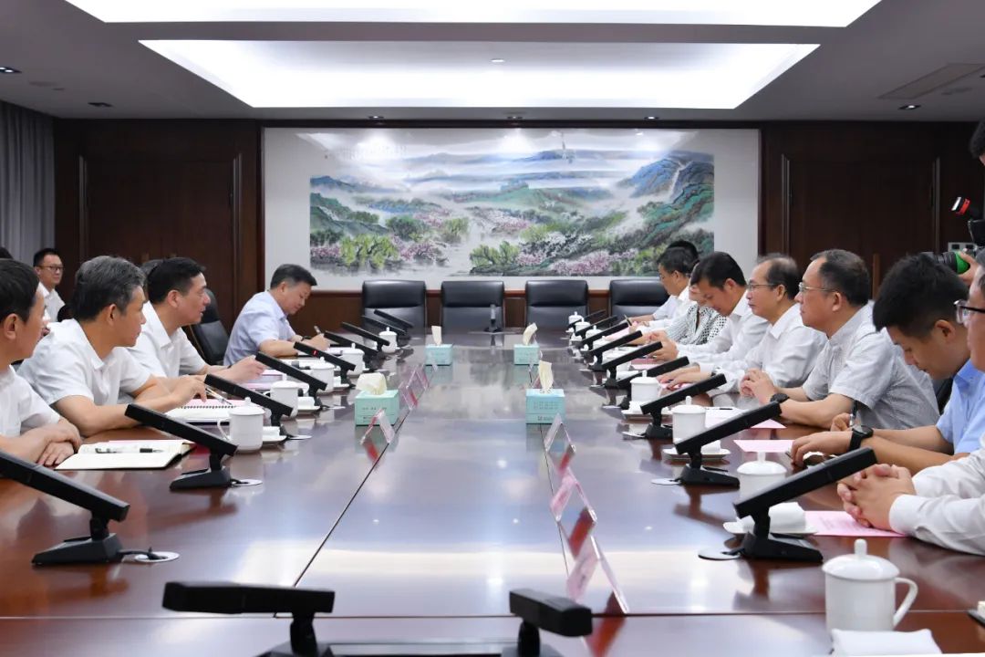 江毅拜會陳浩、南存輝并調(diào)研駐浙企業(yè)