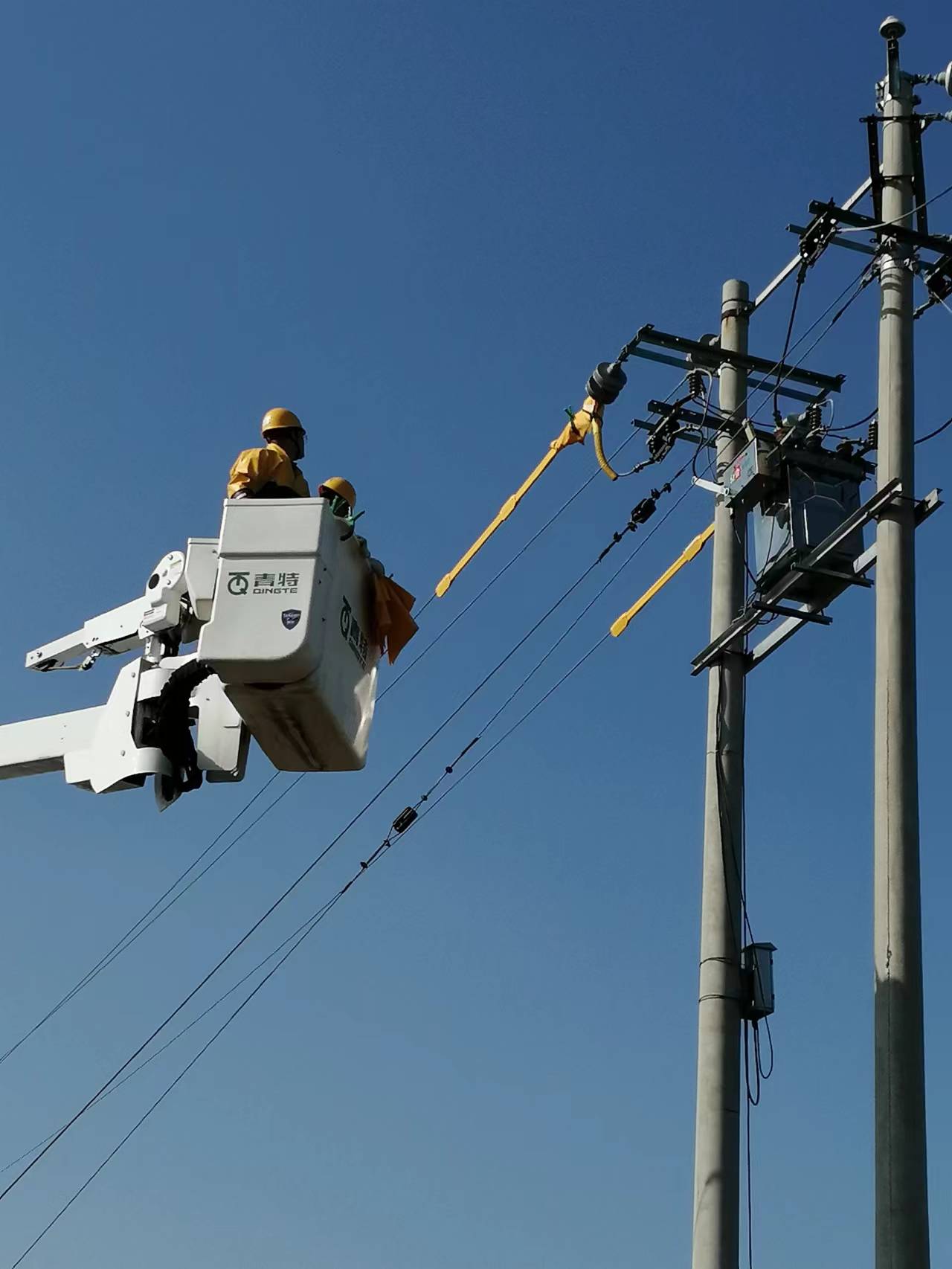 商都供電：“能帶不停”，保供電優(yōu)服務(wù)