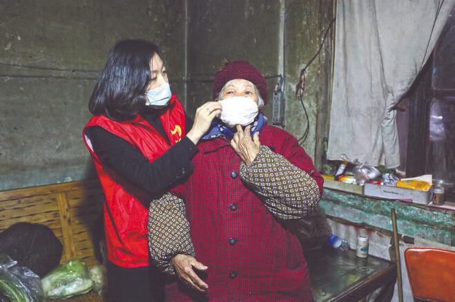 李佳銘:線下勤跑腿 線上多創(chuàng)新