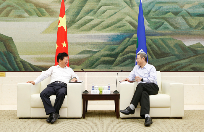 錢智民會見煙臺市委副書記、市長鄭德雁