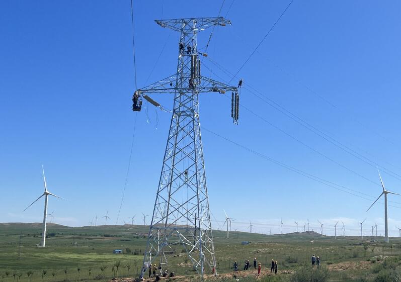 220千伏海春線、中海油化德風電場35千伏集電線路順利改造完成