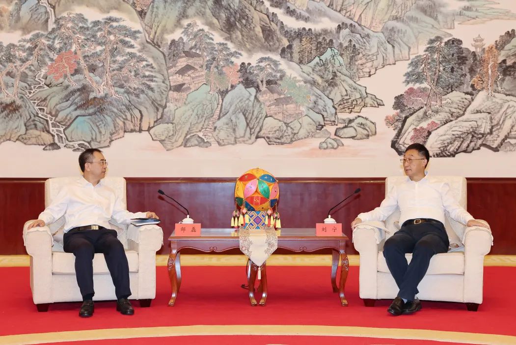 大唐集團(tuán)黨組書(shū)記、董事長(zhǎng)鄒磊拜會(huì)廣西壯族自治區(qū)黨委書(shū)記劉寧