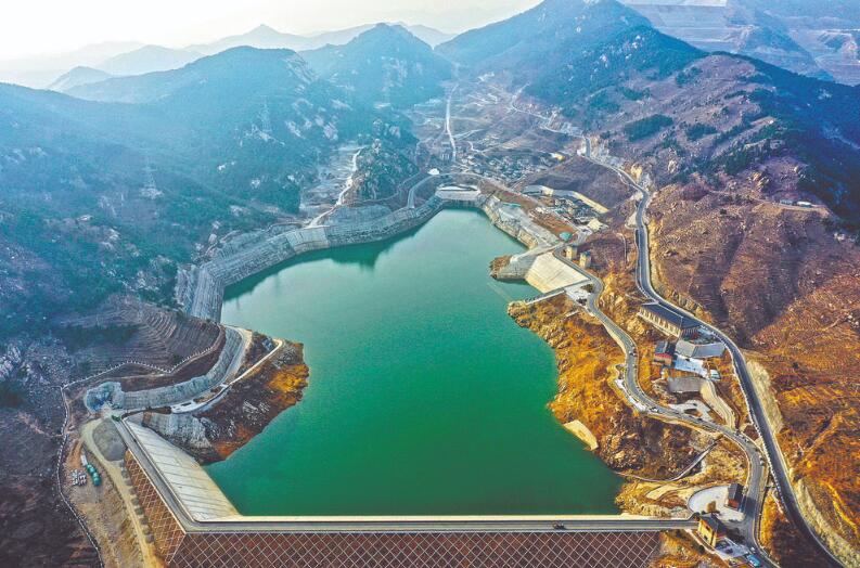 【非凡十年】國(guó)家電網(wǎng)公司:構(gòu)建新型電力系統(tǒng) 推動(dòng)能源清潔低碳轉(zhuǎn)型