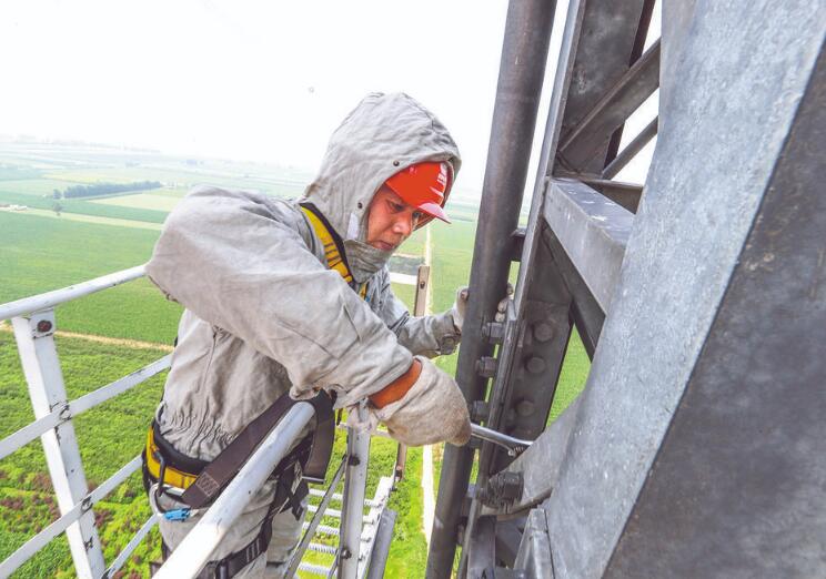 【二十大代表】陶留海:矢志技術(shù)創(chuàng)新 守護(hù)電網(wǎng)安全