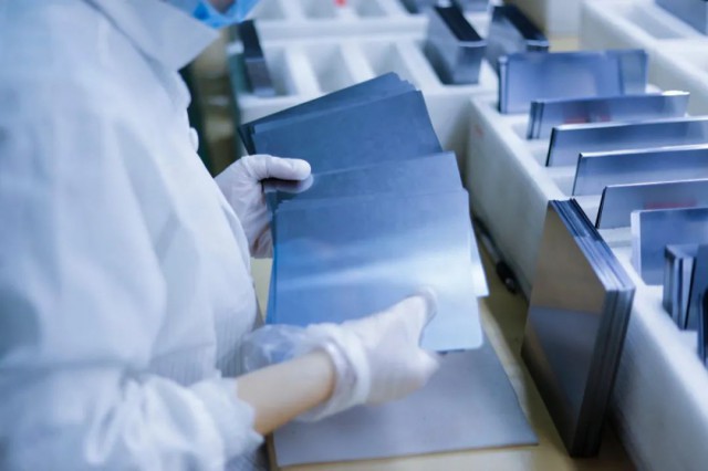 【索比月報】產量上升，新增產能逐步爬坡，新舊勢力繼續(xù)內卷 ——9月光伏硅片市場總結