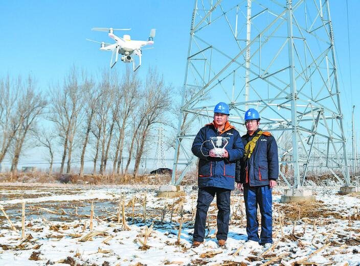 遼寧沈陽供電公司“無人機(jī)+人工”立體化巡檢