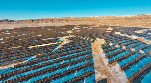 【索比月報】組件價格高位穩(wěn)，開工環(huán)比基本維持，產(chǎn)業(yè)鏈或?qū)⒂瓉碜兏铩?1月光伏組件市場總結(jié)