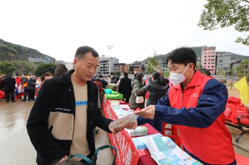 國網(wǎng)壽寧縣供電公司:“三下鄉(xiāng)”宣傳安全用電