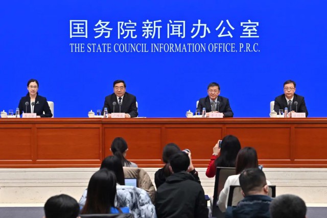 國(guó)家發(fā)改委：健全多能互補(bǔ)綜合應(yīng)急調(diào)度機(jī)制，推動(dòng)風(fēng)、光發(fā)電多發(fā)滿(mǎn)發(fā)