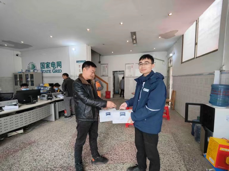 國網(wǎng)道縣供電公司:節(jié)前慰問送關(guān)懷 心系一線暖人心