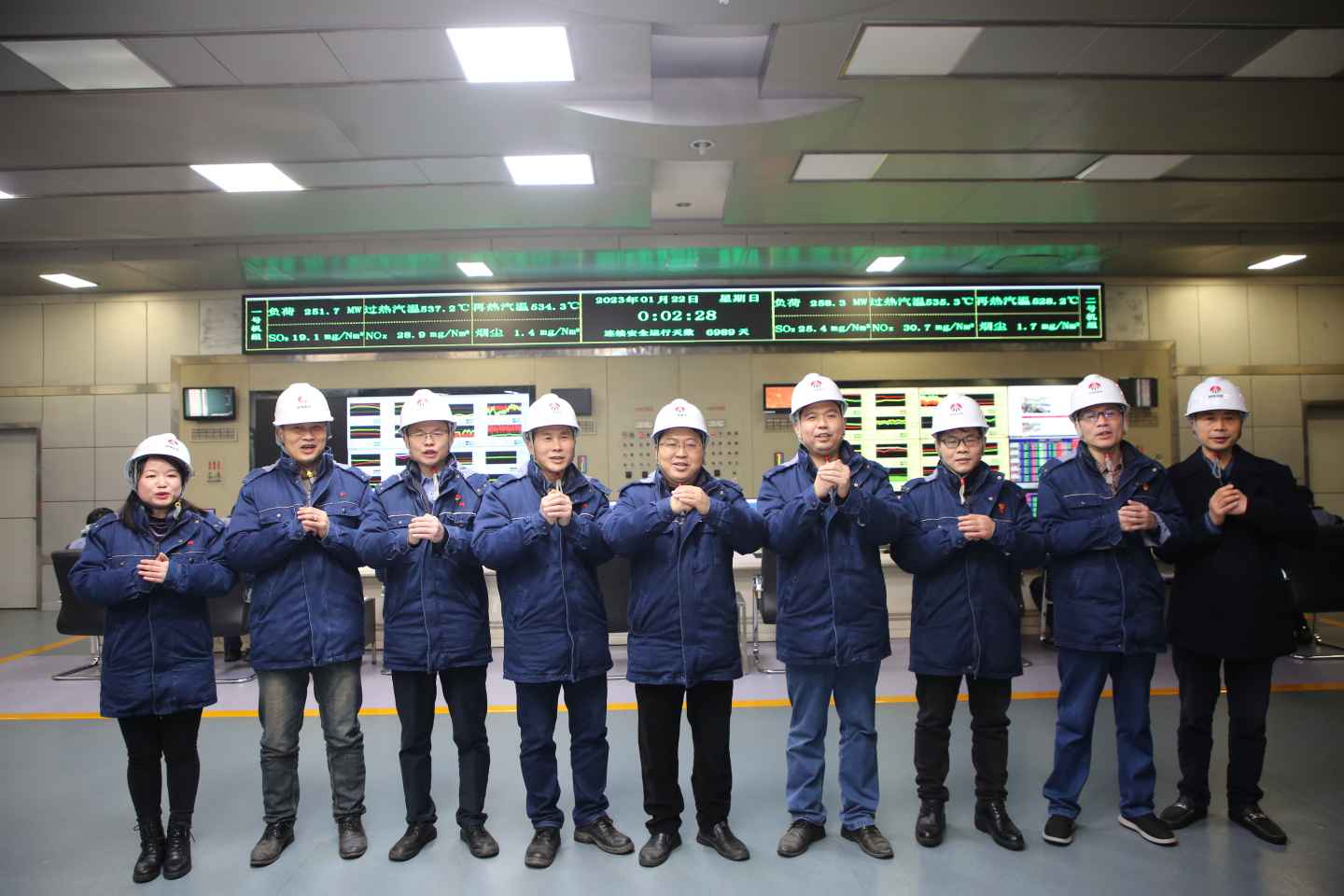 陜煤石電除夕慰問送溫暖，崗位堅守幸?！巴谩保╰oo）